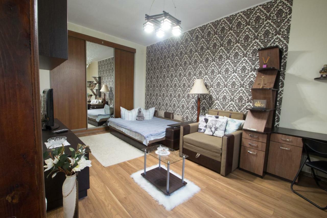 Cozy Apartment On Yevreiska Street Odessa Exterior photo
